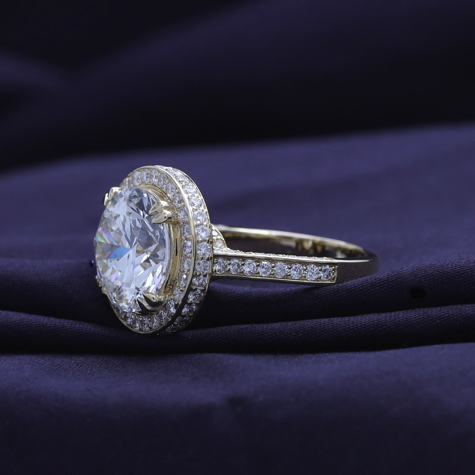 Halo Engagement Rings Round Cut Lab Grown Diamond