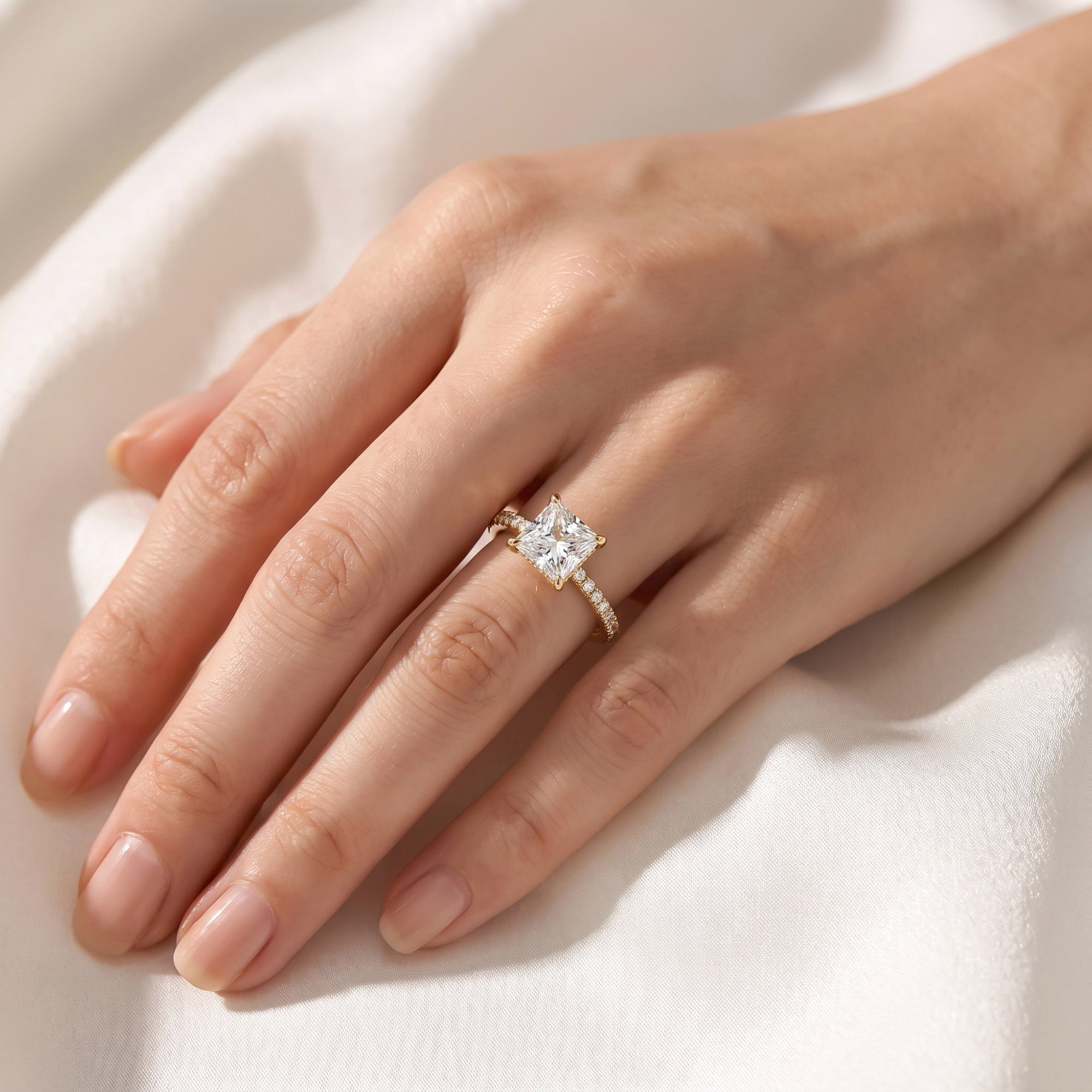 537538-ring-engagement-rings-yellow-gold--537538.jpg