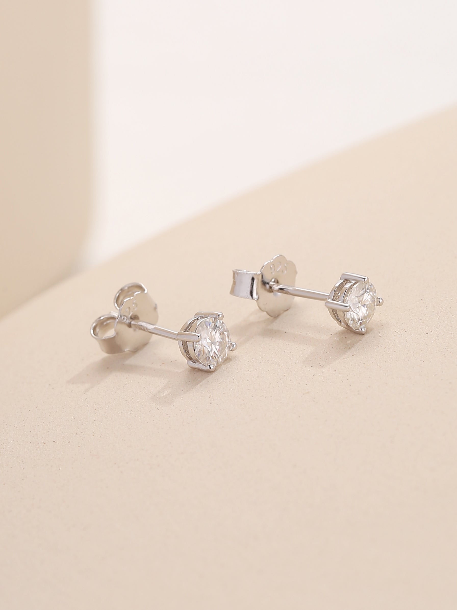 Moissanite Diamond 0.85 Cttw Stud Earrings