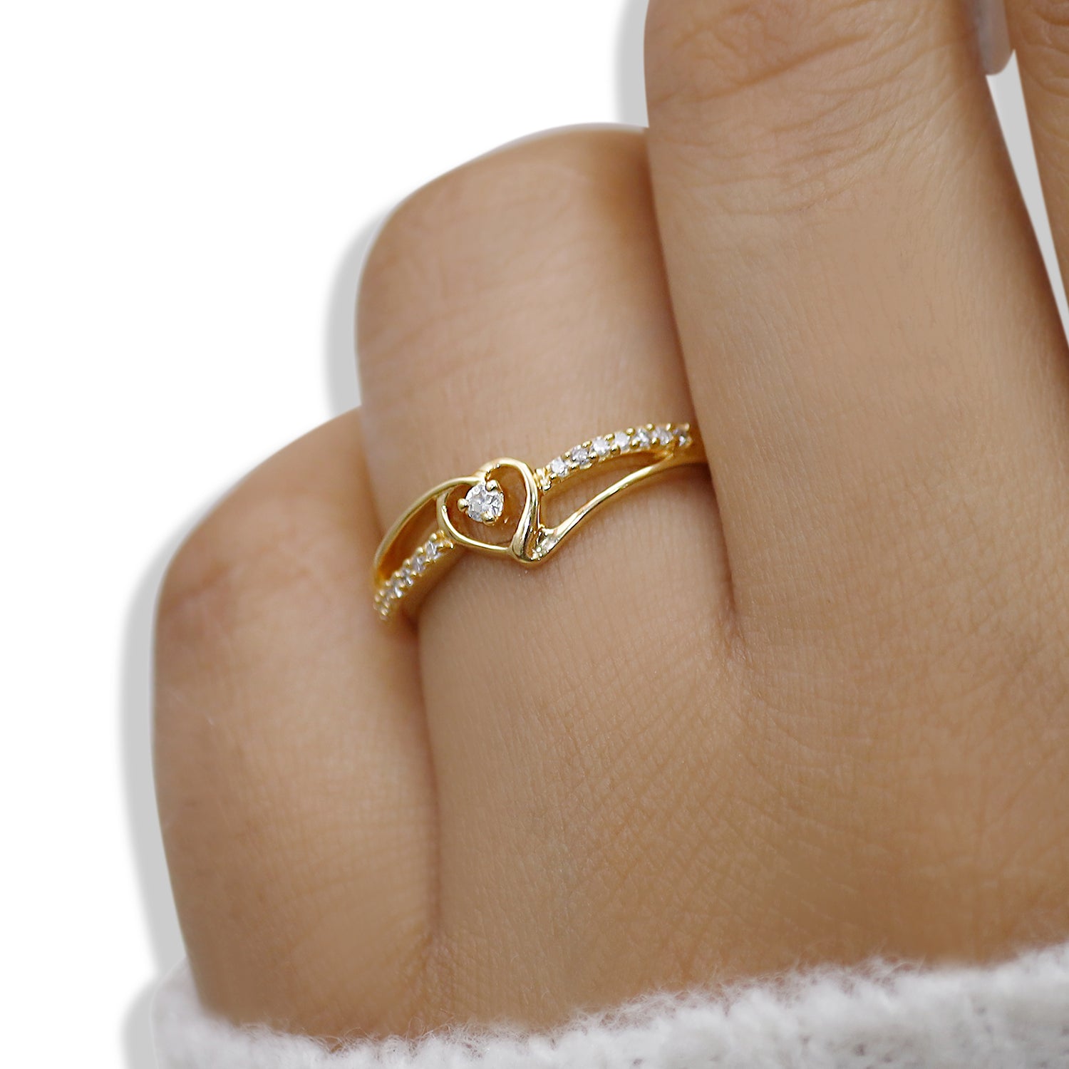 1/10 Carat Round Cut White Natural Diamond Split Shank Heart Promise Ring In 925 Sterling Silver