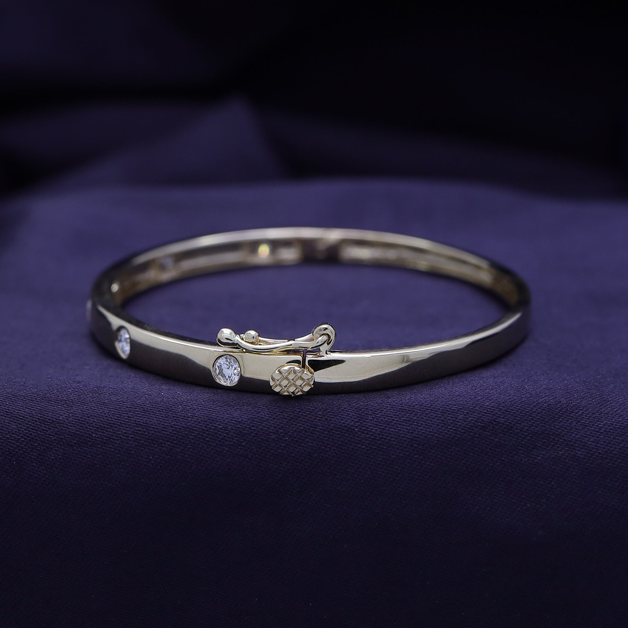 Round Shape 0.50 Carat Lab Created Moissanite Bangle Bracelet