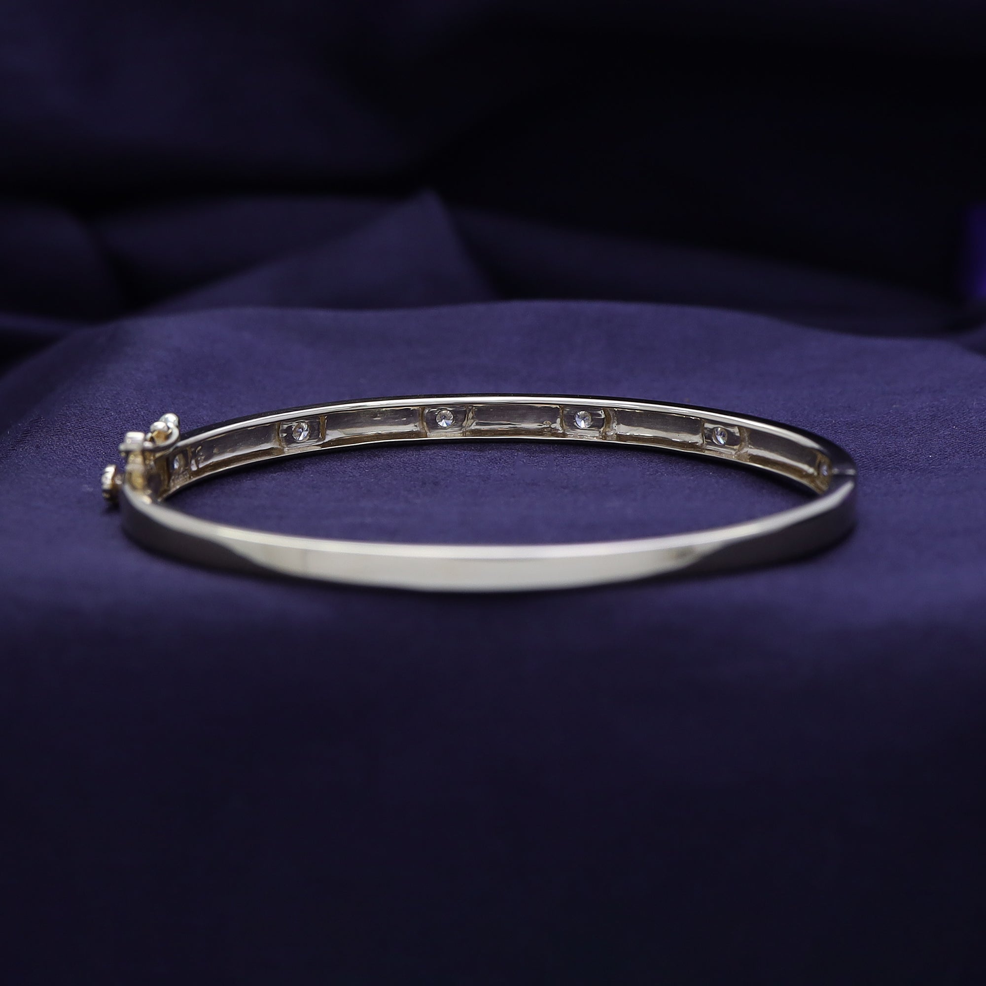 Round Shape 0.50 Carat Lab Grown Diamond Bangle Bracelet