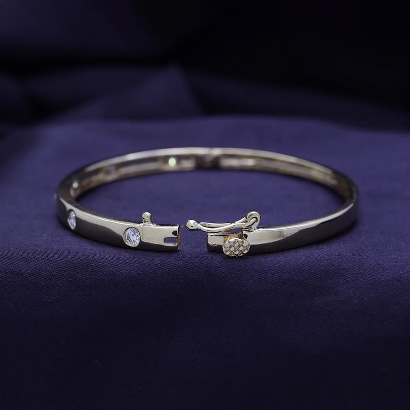 Round Shape 0.50 Carat Lab Created Moissanite Bangle Bracelet
