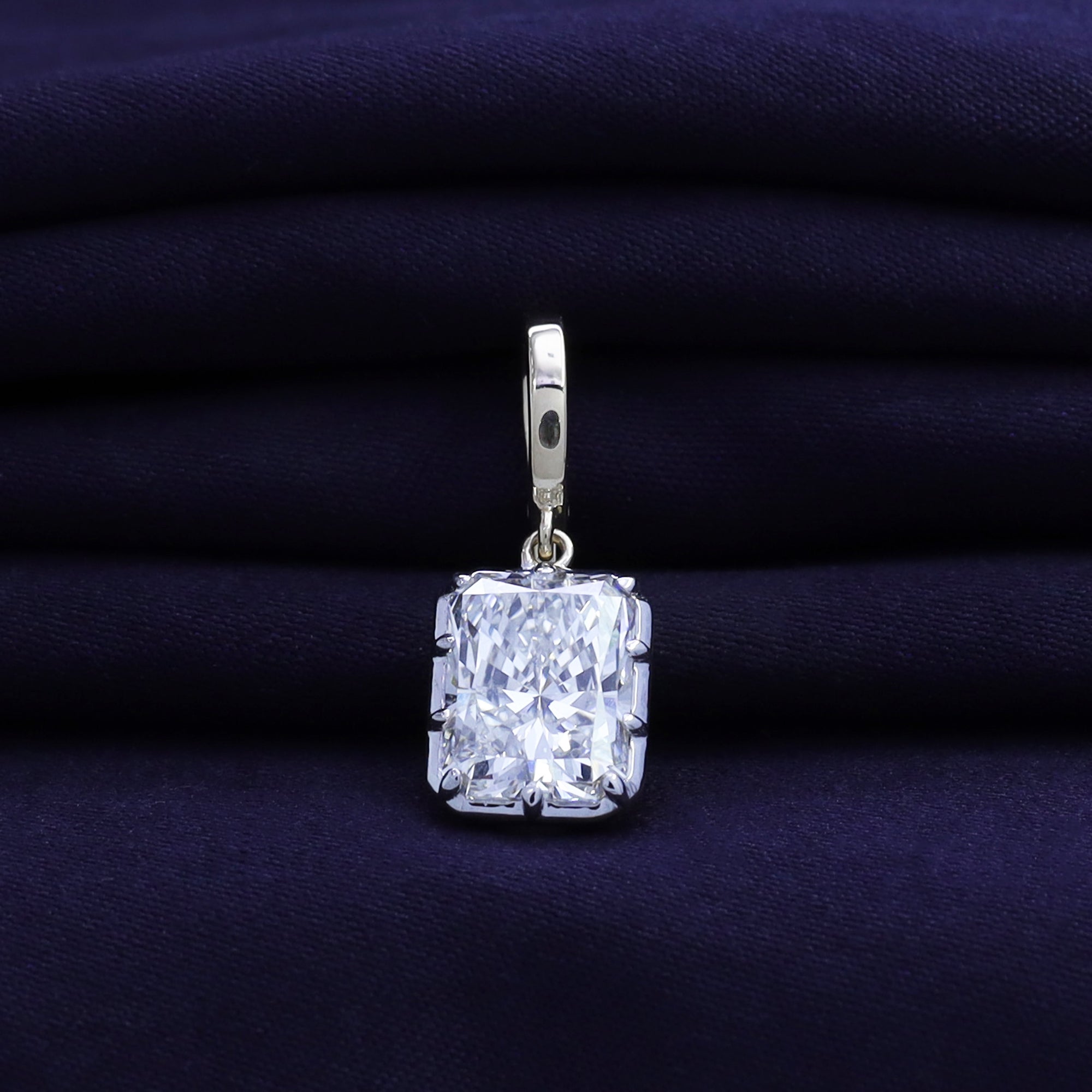 Solitaire Pendant Radiant Cut Lab Grown Diamond