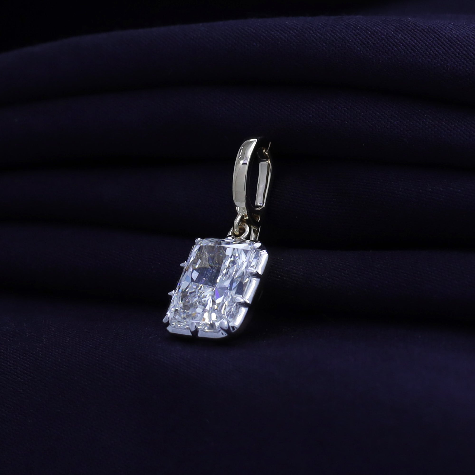 Solitaire Pendant Radiant Cut Lab Grown Diamond