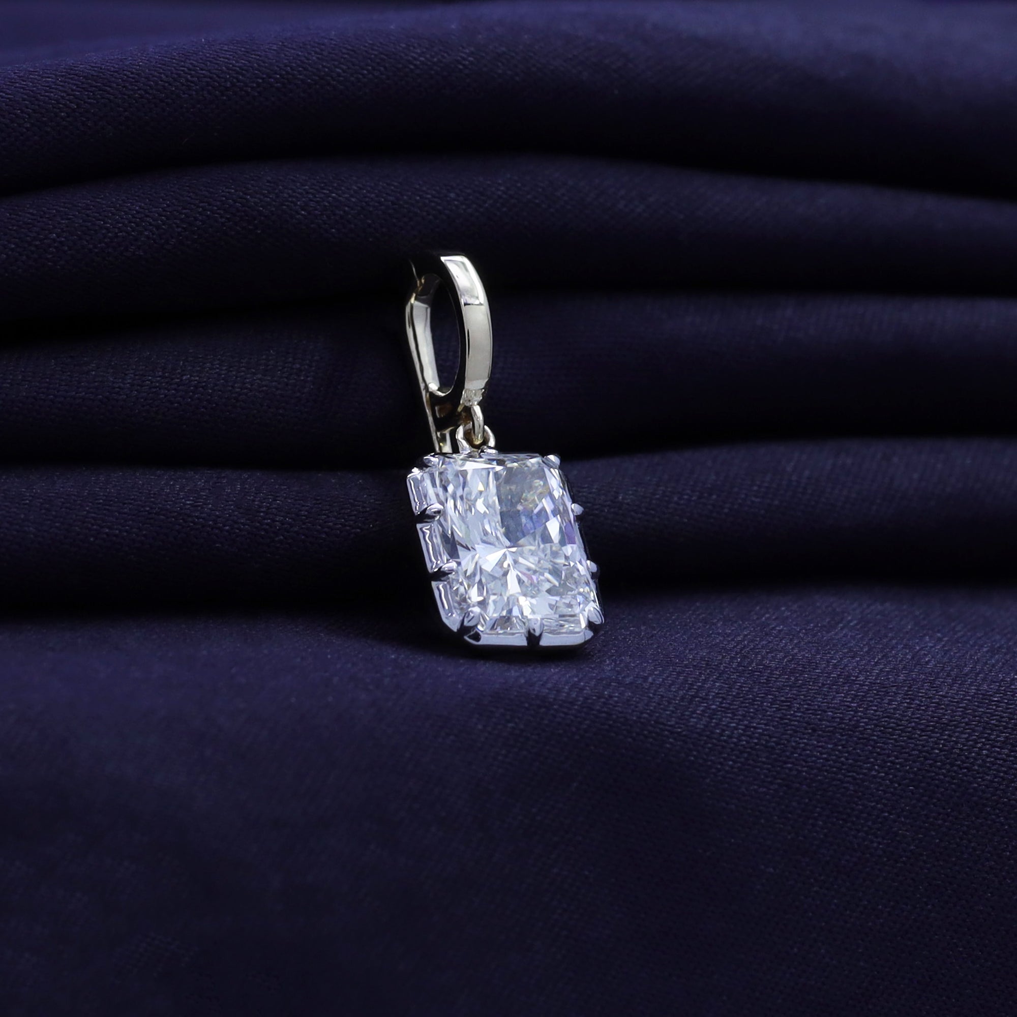 Solitaire Pendant Radiant Cut Lab Grown Diamond