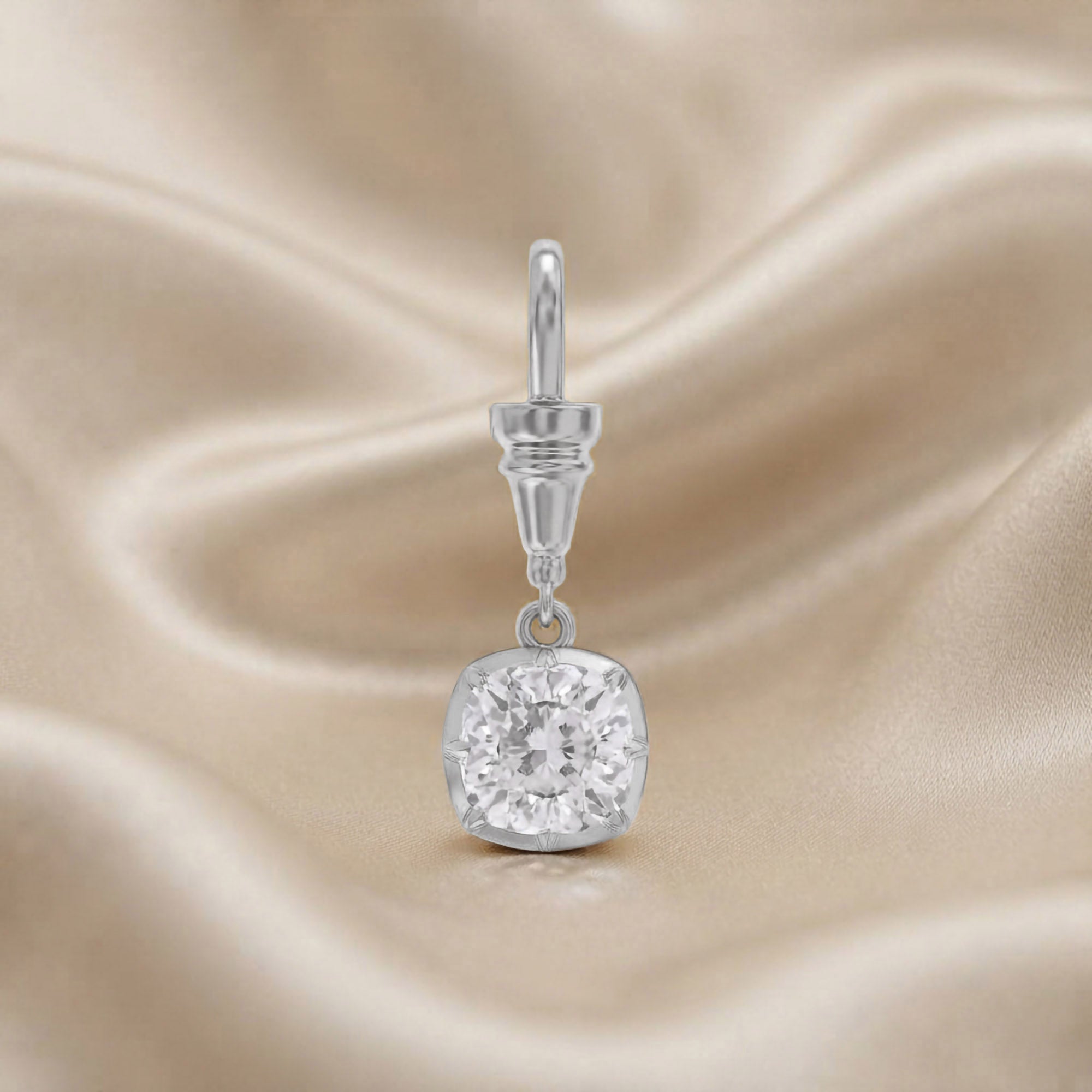 Cushion-Cut Dog Clip Bail Pendant | Lab-Grown Diamond