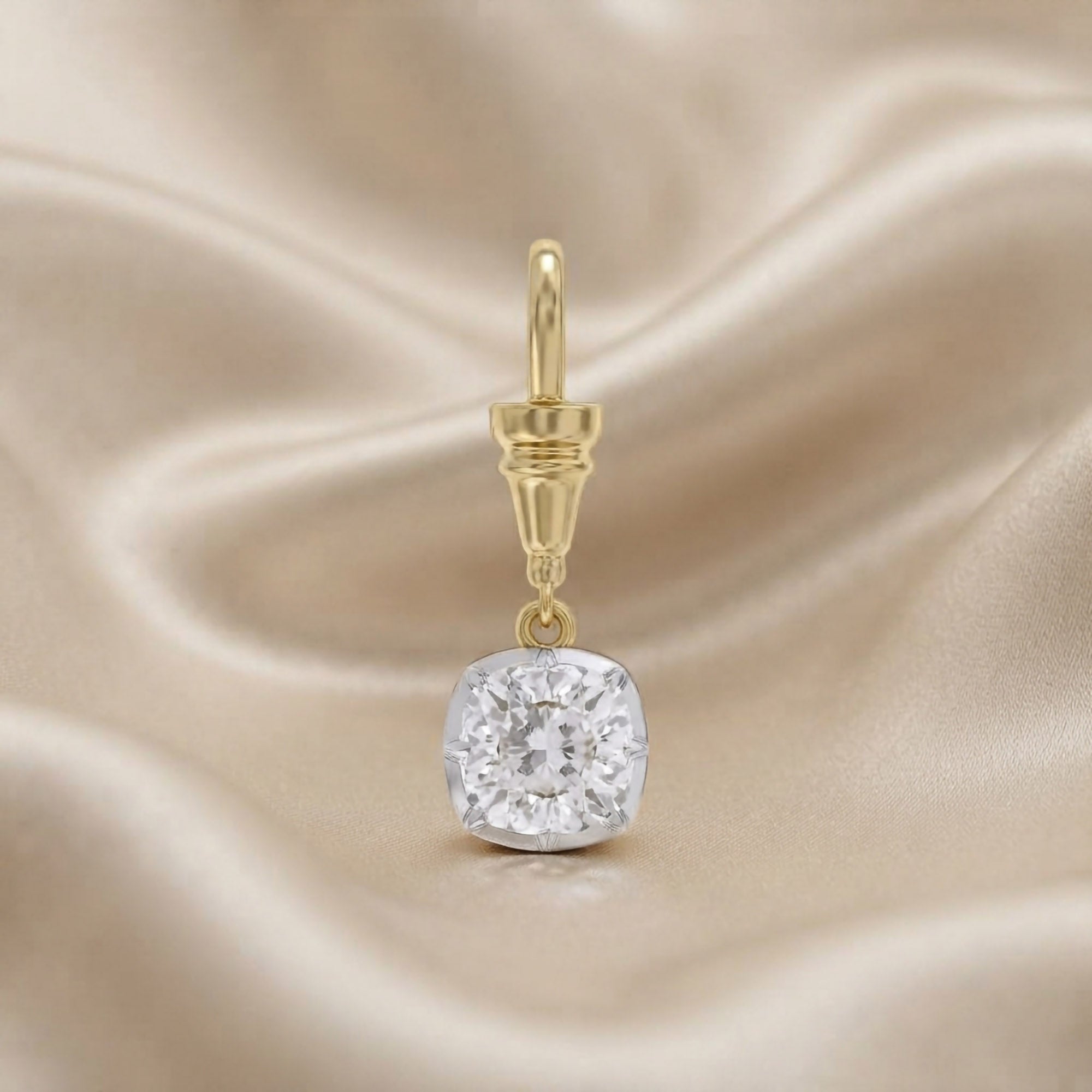 Cushion-Cut Dog Clip Bail Pendant | Lab-Grown Diamond