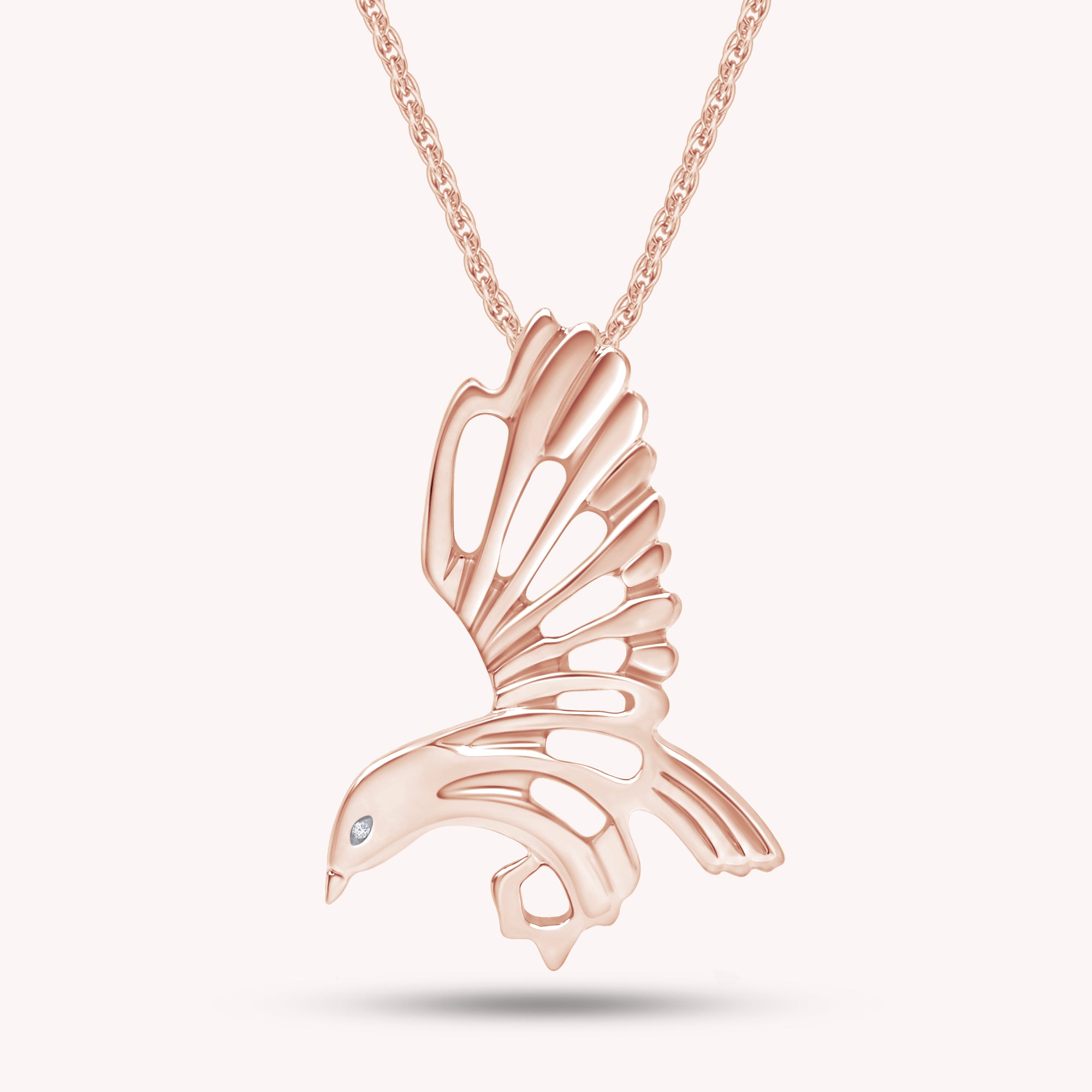 Beautiful Flying Eagle Pendant Necklace