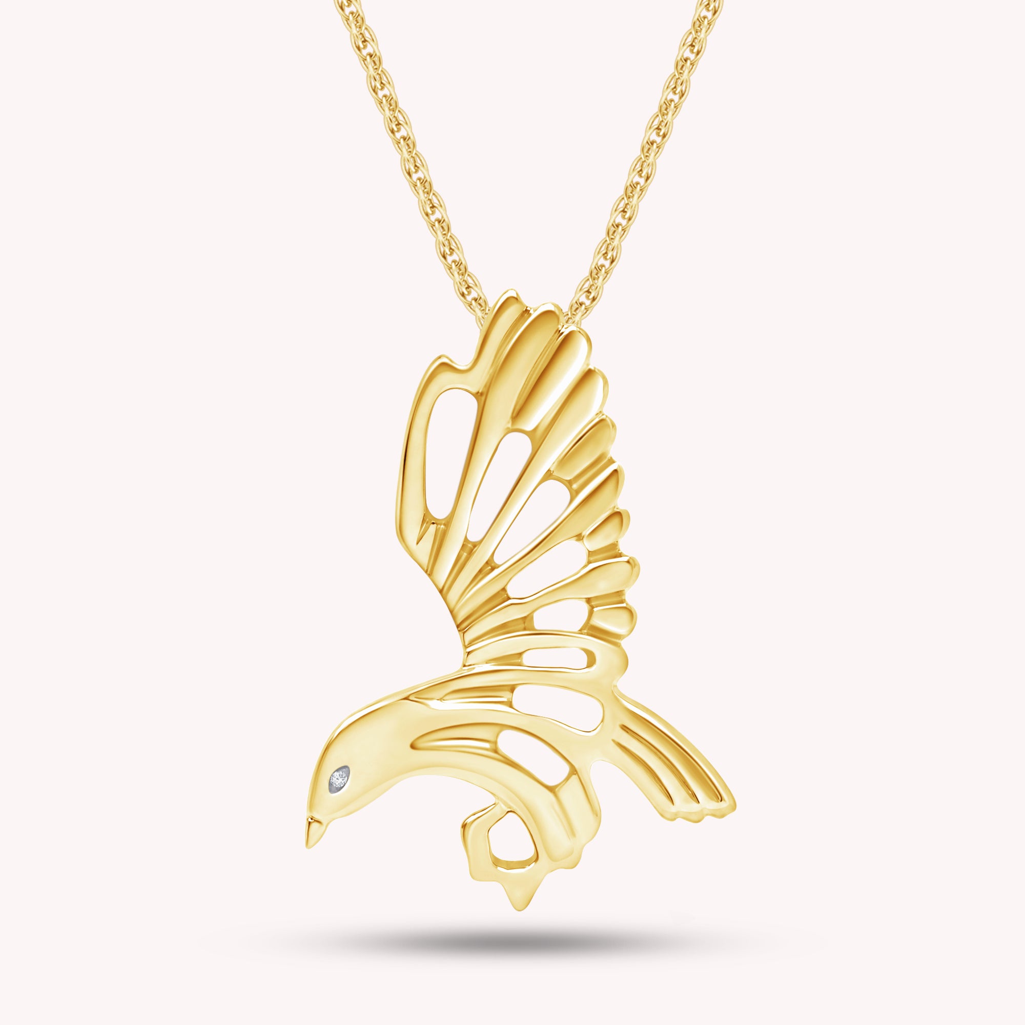 Beautiful Flying Eagle Pendant Necklace
