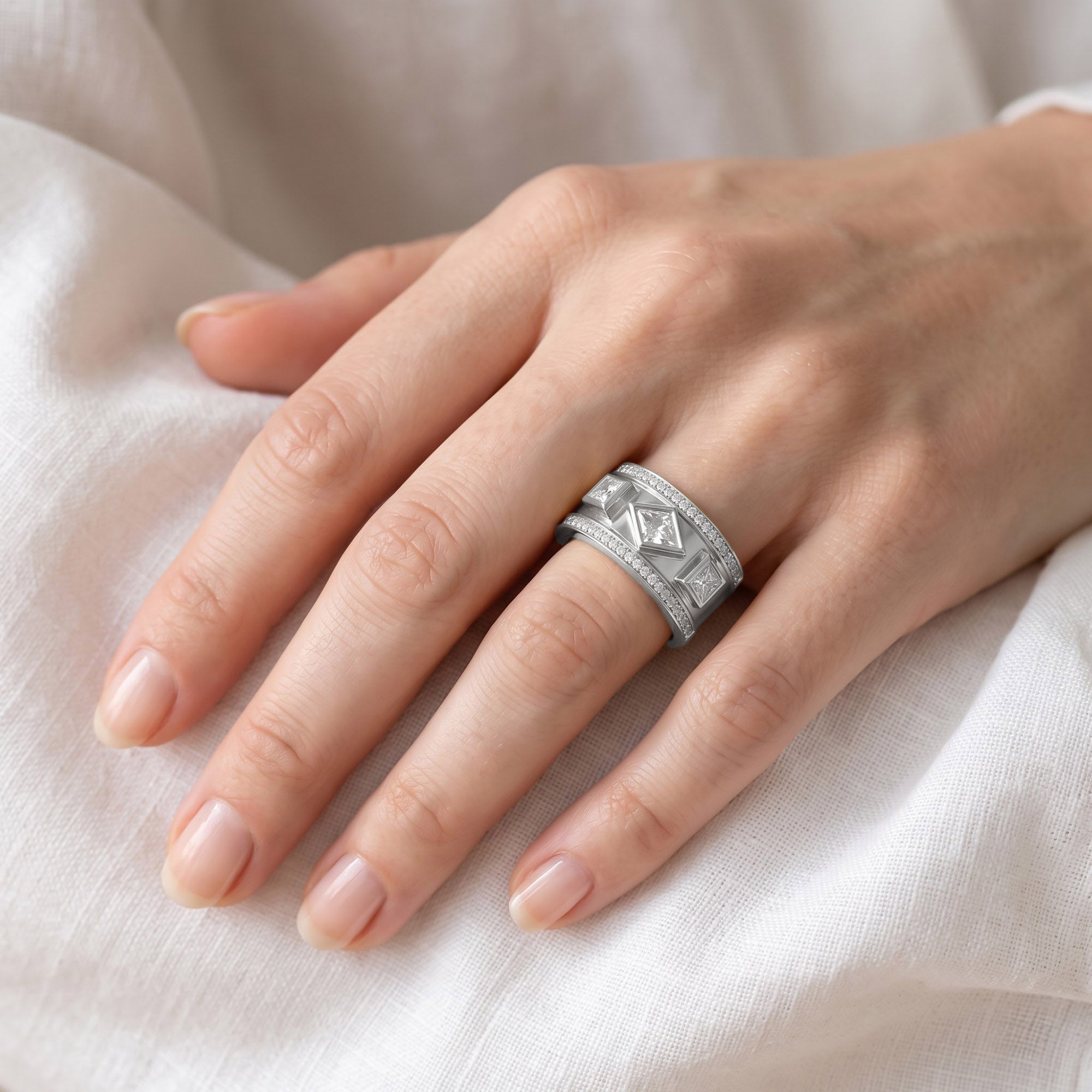 1.30 CT Mixed Cut Lab Grown Diamond Oura Ring Jacket