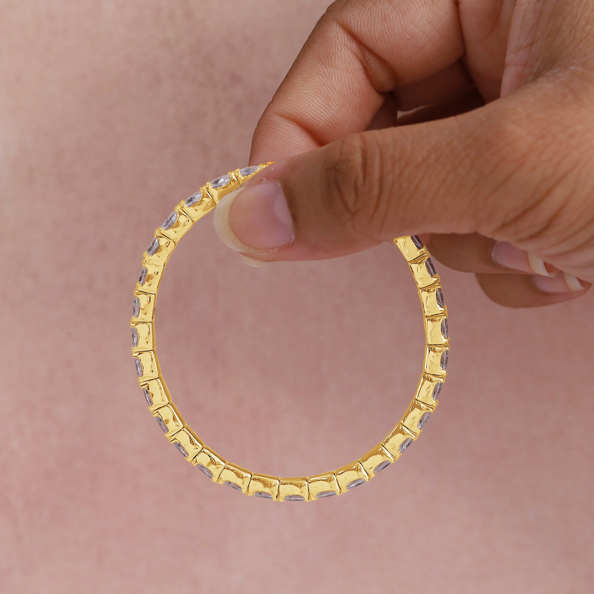 Pear-Shaped Stretchable Bracelet